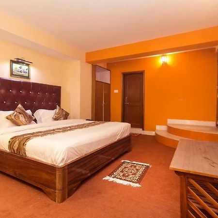 Oyo 12370 Royal Sarava Hotel Darjeeling  Exterior photo