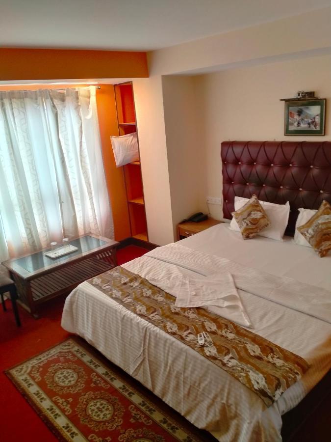 Oyo 12370 Royal Sarava Hotel Darjeeling  Exterior photo