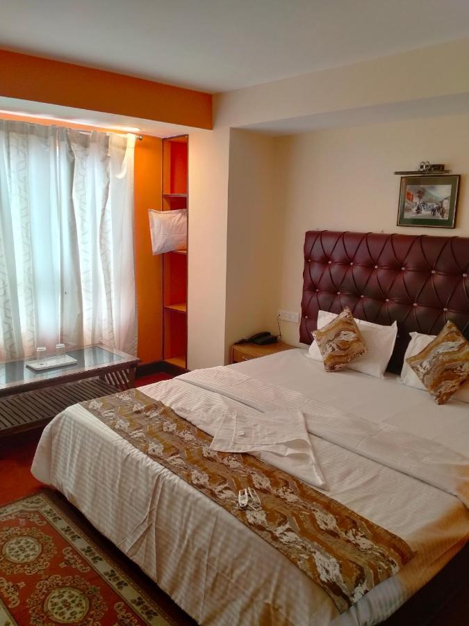 Oyo 12370 Royal Sarava Hotel Darjeeling  Exterior photo