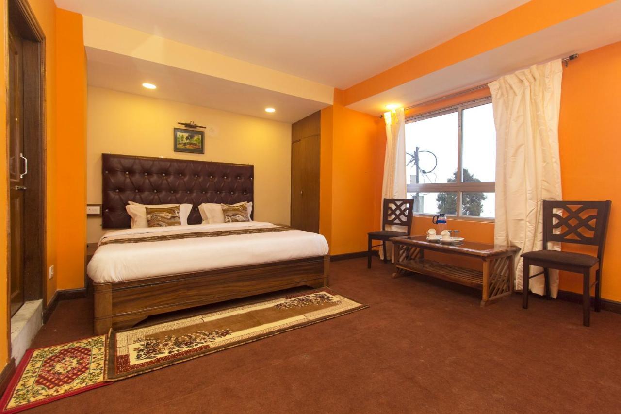 Oyo 12370 Royal Sarava Hotel Darjeeling  Exterior photo