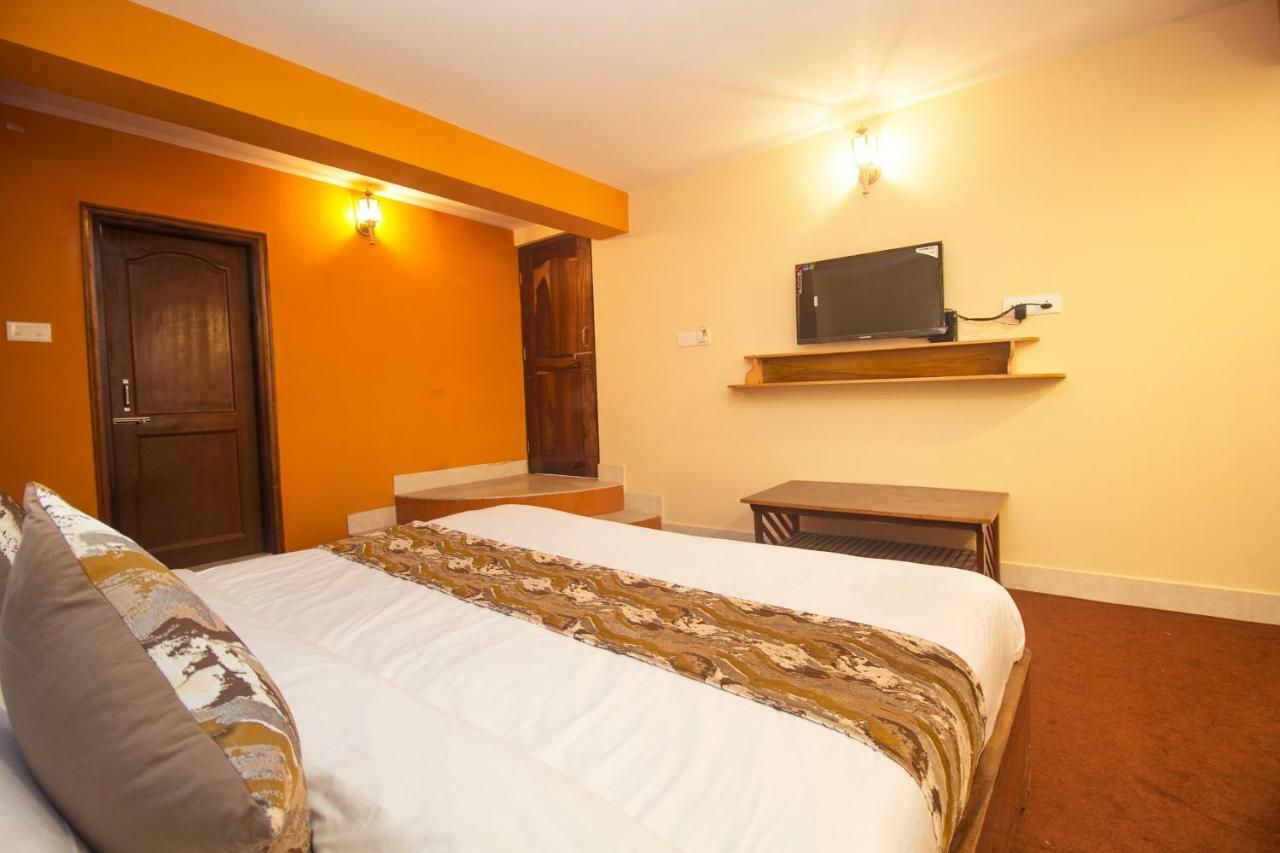 Oyo 12370 Royal Sarava Hotel Darjeeling  Exterior photo
