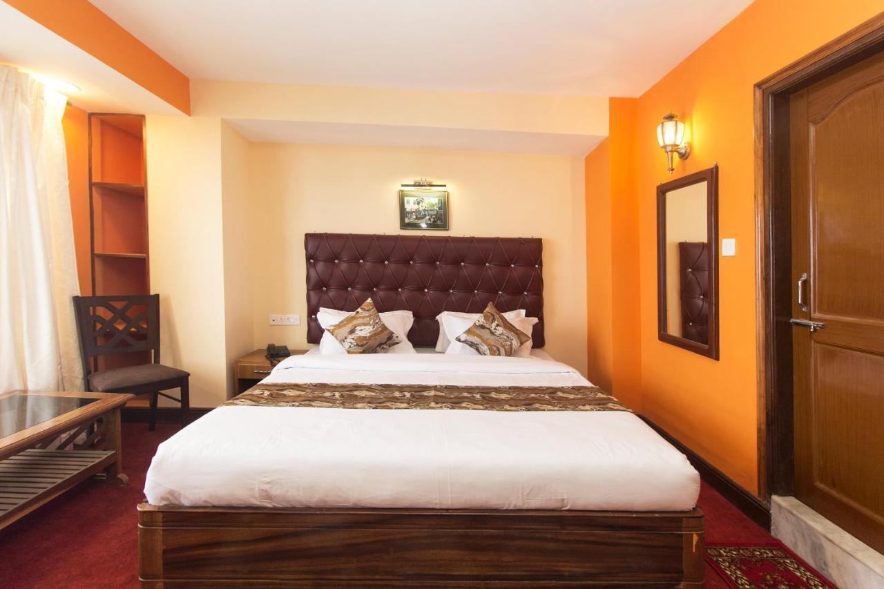 Oyo 12370 Royal Sarava Hotel Darjeeling  Exterior photo