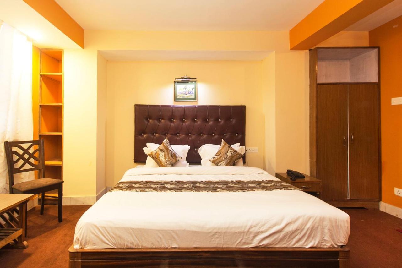 Oyo 12370 Royal Sarava Hotel Darjeeling  Exterior photo