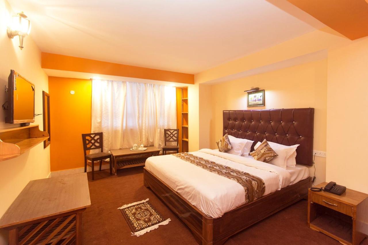 Oyo 12370 Royal Sarava Hotel Darjeeling  Exterior photo